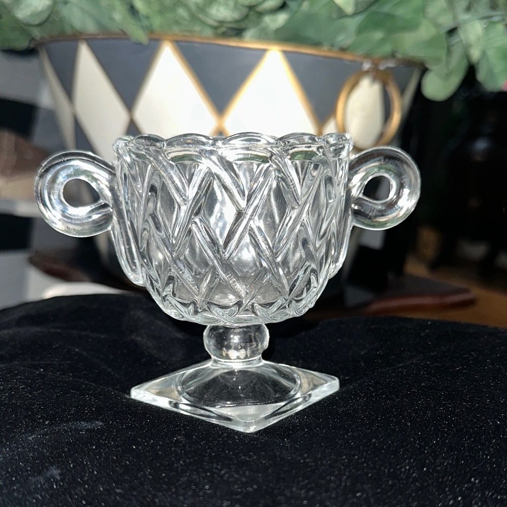 Indiana Glass Crystal Patterned Sugar Bowl